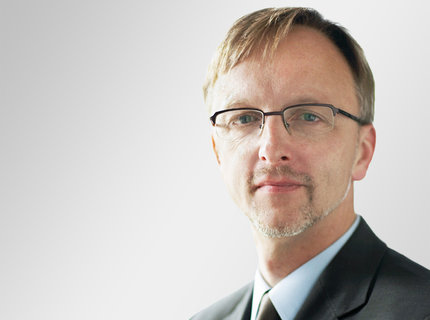 Dr. Thorsten Henkel